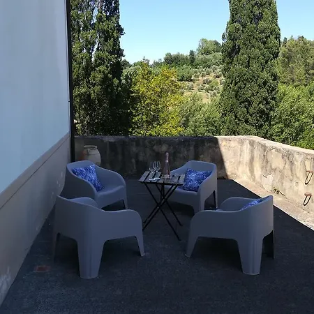 The Old Castle Alica Apartment *