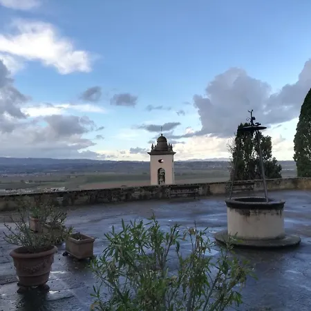 The Old Castle Alica Apartment